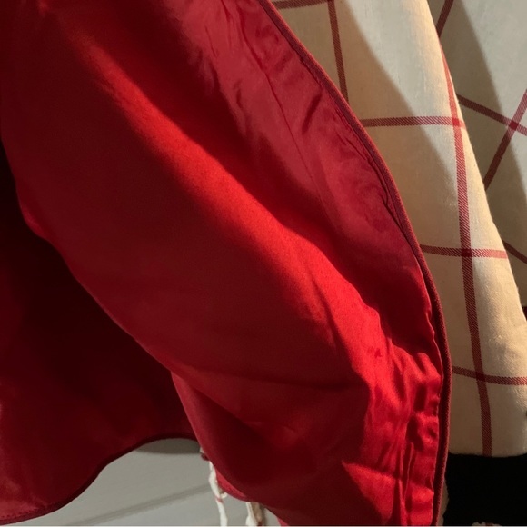 Isaac Mizrahi Black Dog 52” Christmas Tree Skirt - Picture 5 of 7